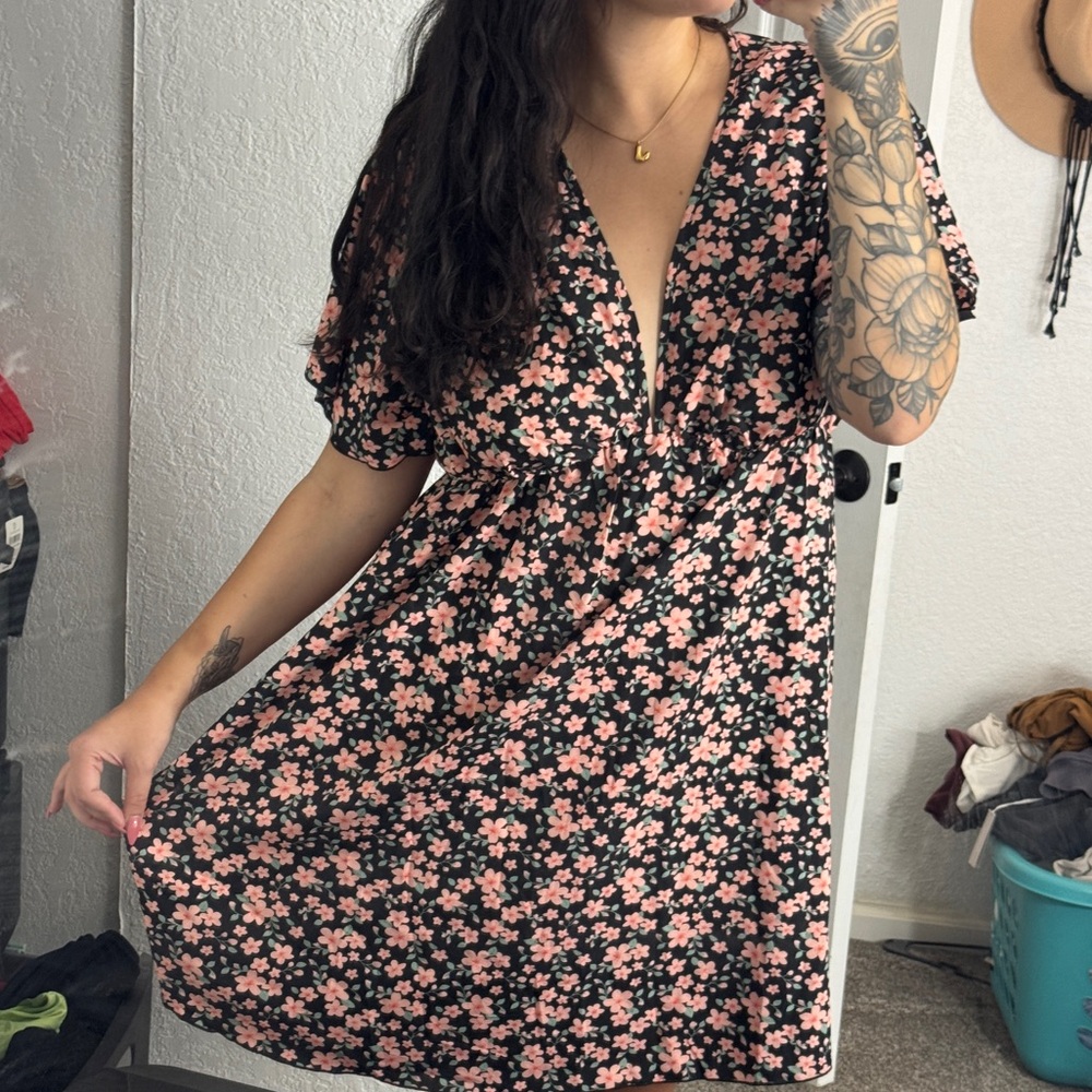 NWOT Floral Black and Pink Women's Dress - Picture 2 of 5